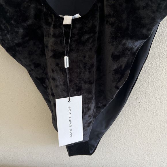Something Navy Women’s Sz XXL Black Velvet Floral Strap One Piece Swimsuit - Picture 3 of 12